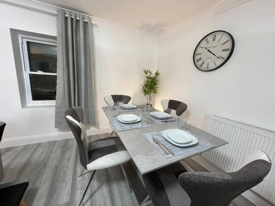 Modern & Stylish Haven In Heart Of London Apartment ภายนอก รูปภาพ