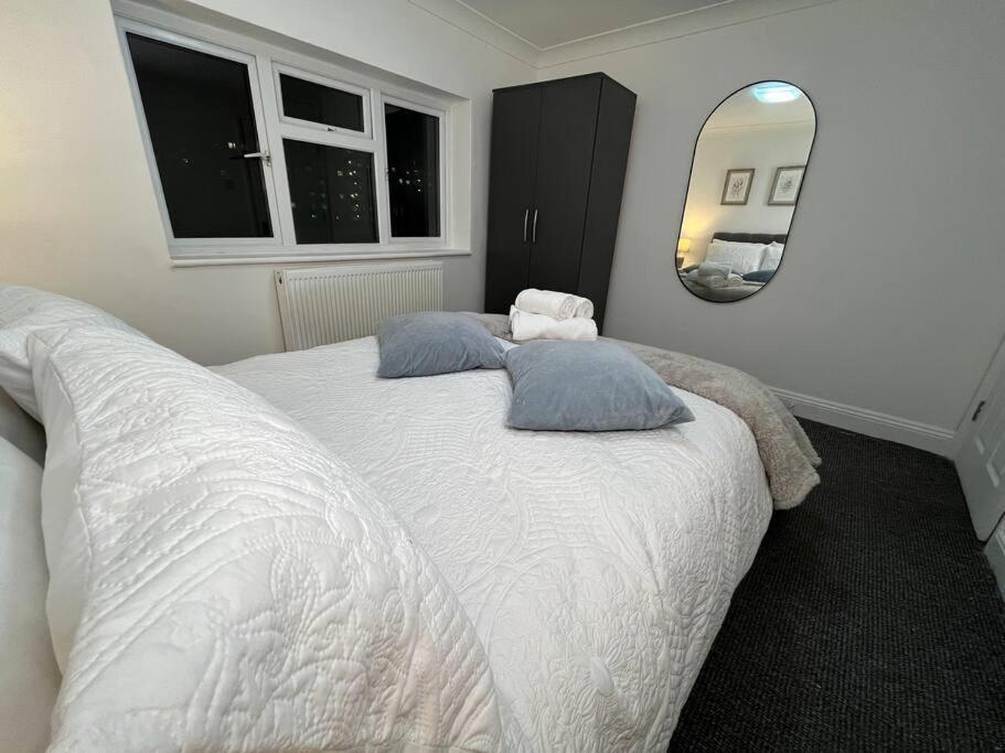 Modern & Stylish Haven In Heart Of London Apartment ภายนอก รูปภาพ
