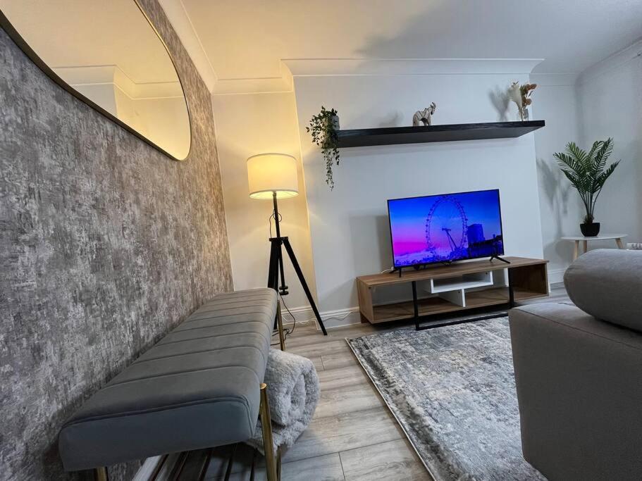 Modern & Stylish Haven In Heart Of London Apartment ภายนอก รูปภาพ