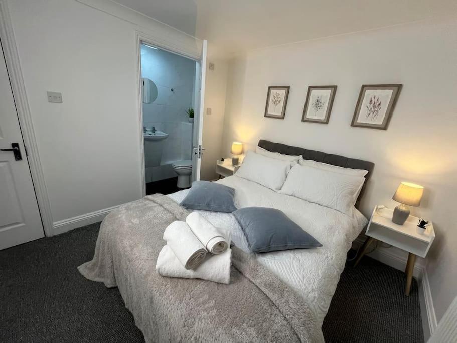 Modern & Stylish Haven In Heart Of London Apartment ภายนอก รูปภาพ